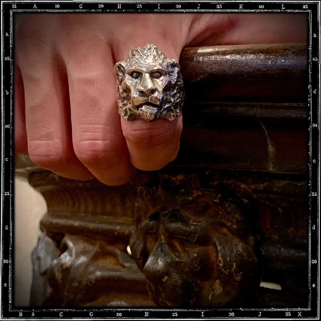 LION HEAD RING - SMALL/NEW