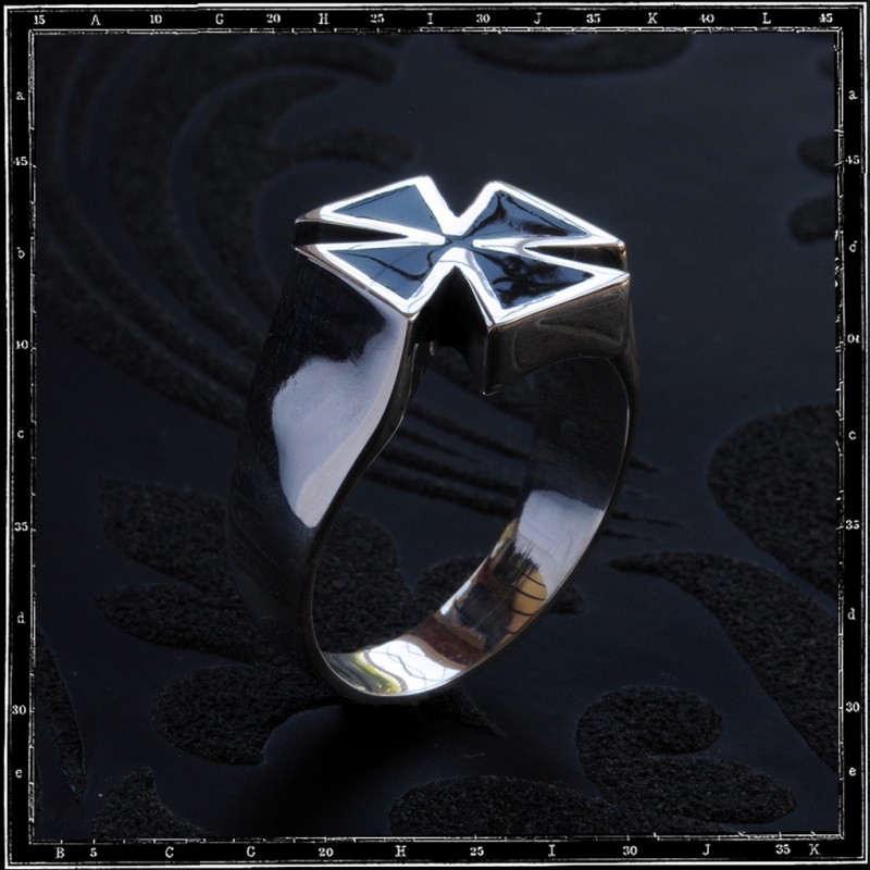 ENAMEL MALTESE CROSS RING - SMALL