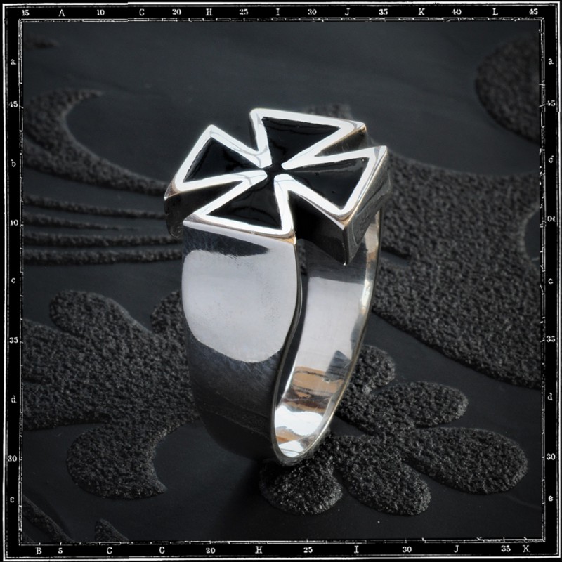 ENAMEL MALTESE CROSS RING - SMALL