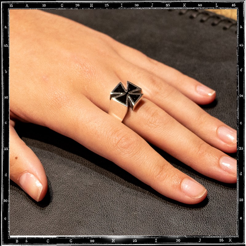 ENAMEL MALTESE CROSS RING - SMALL