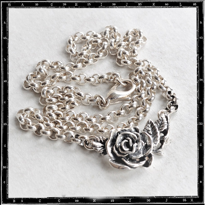 ROSE NECKLACE