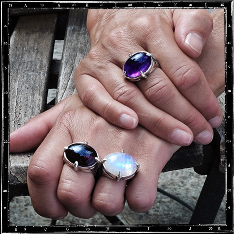 FOUR CLAWS STONE RING