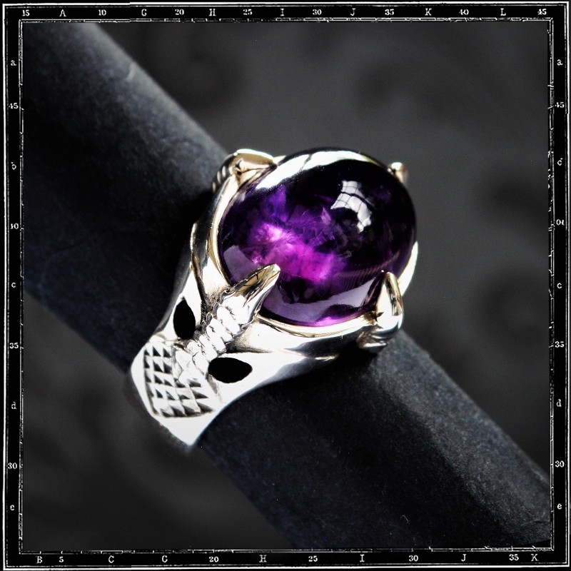 FOUR CLAWS STONE RING