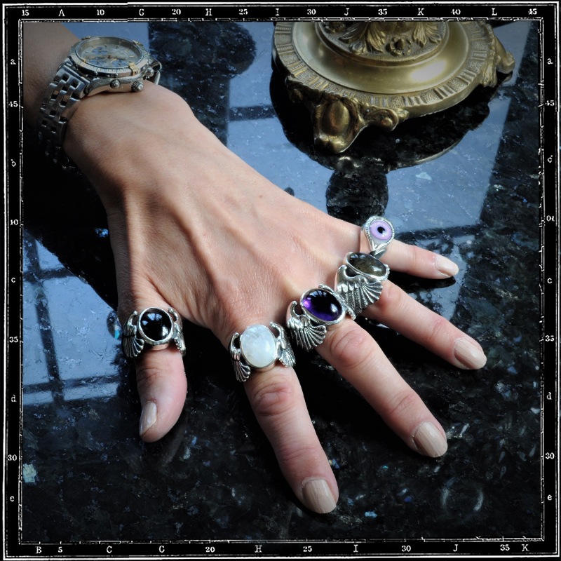 LARGE WINGS STONE RING