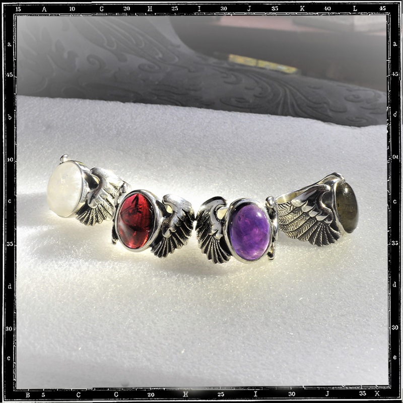 LARGE WINGS STONE RING
