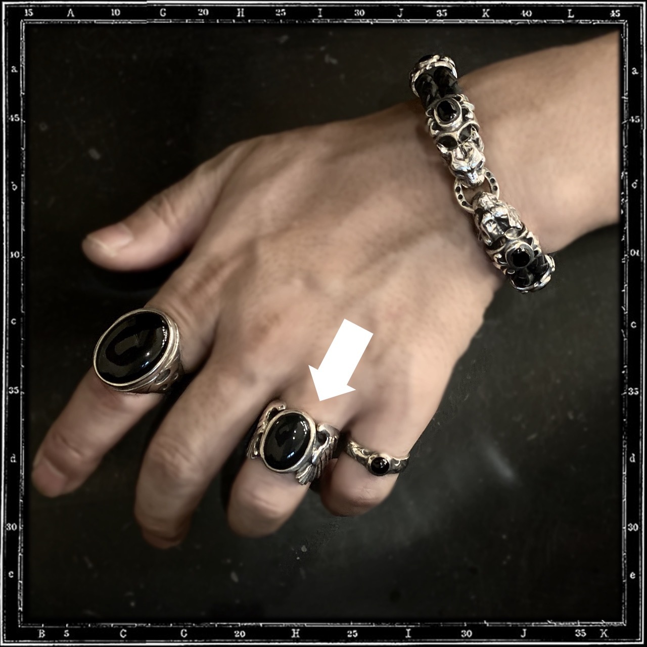 LARGE WINGS STONE RING