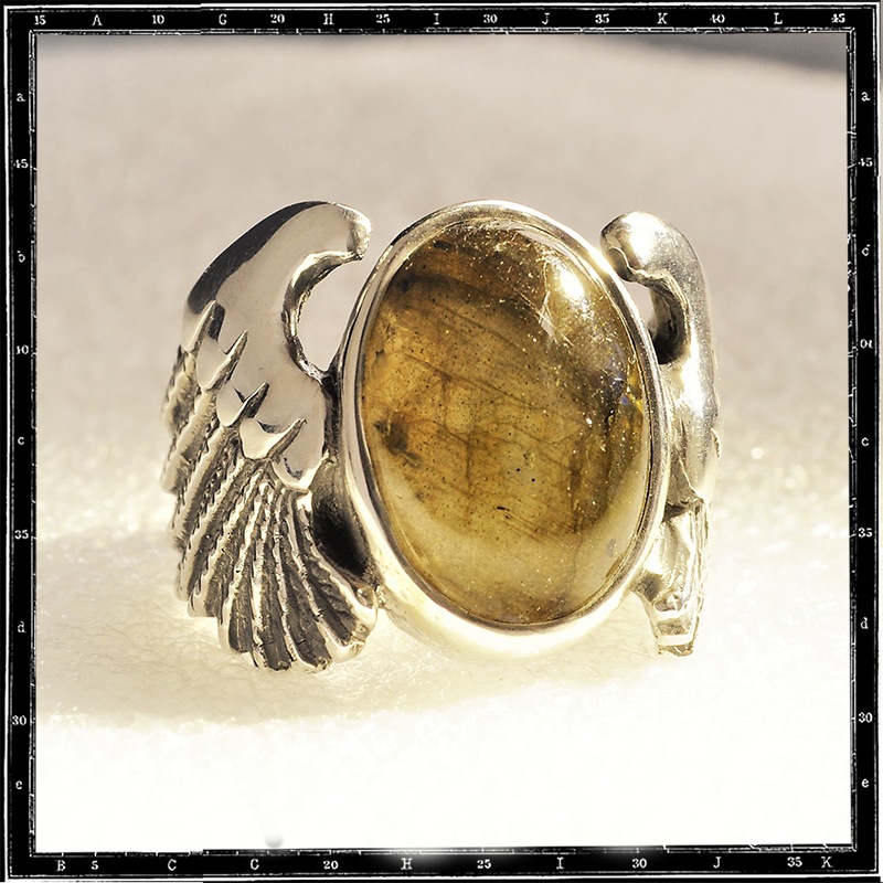 LARGE WINGS STONE RING
