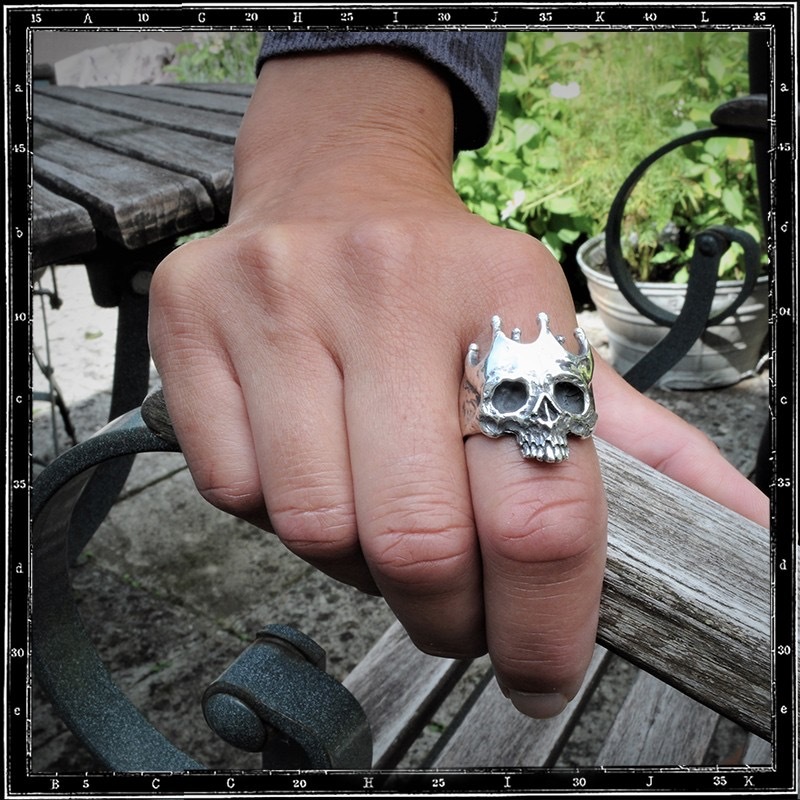 SURVIVAL SKULL RING