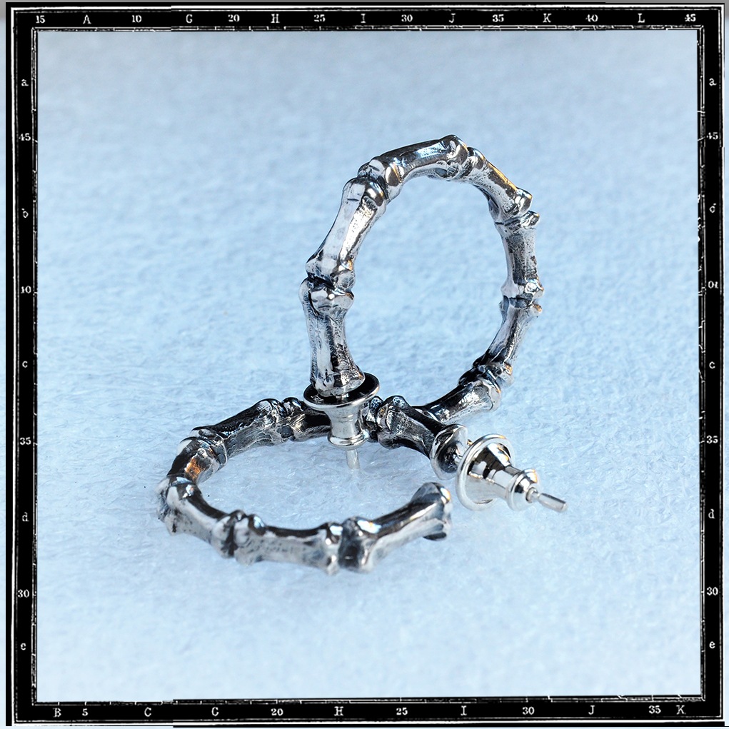 BONES HOOP EARRING