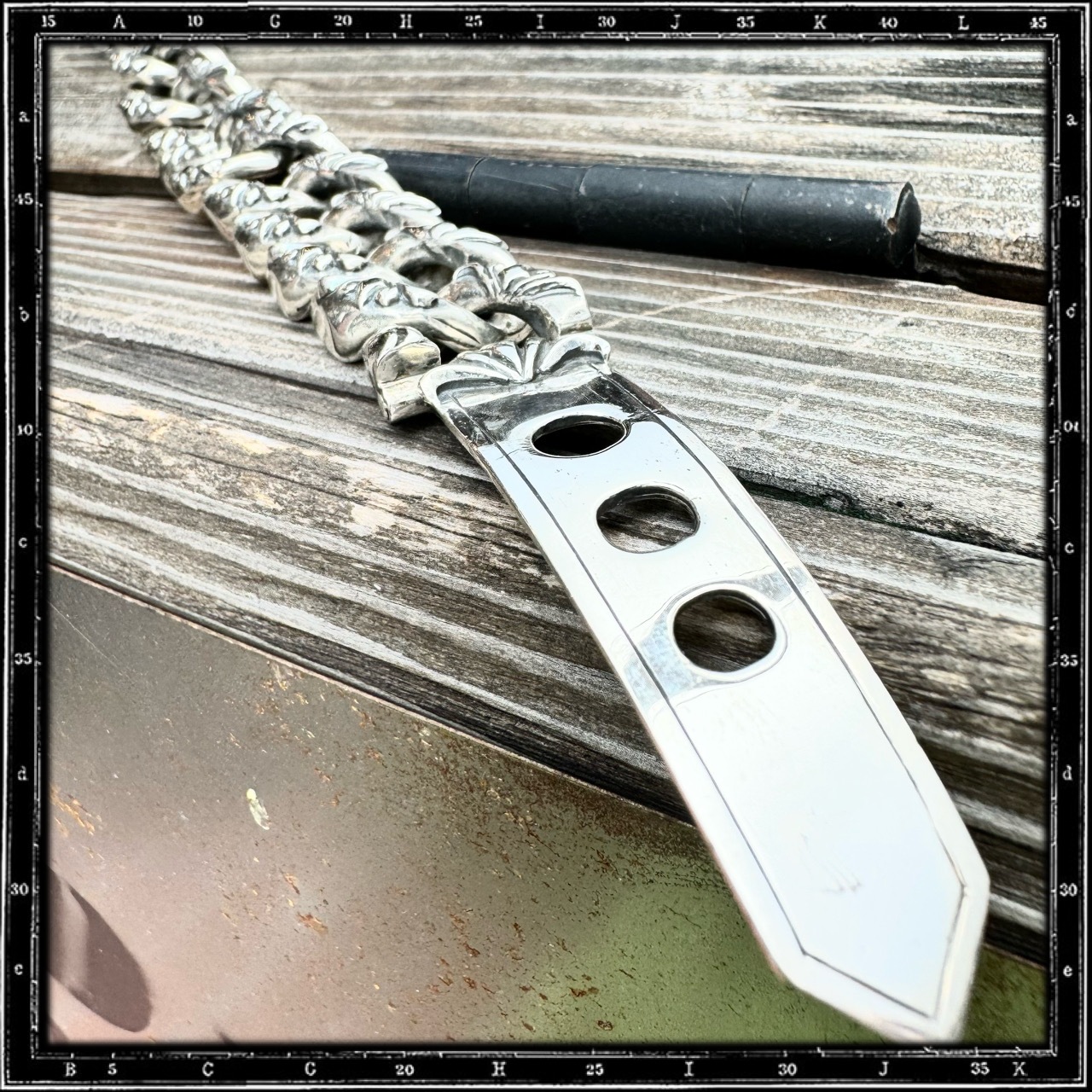 BUCKLE CHAIN BRACELET