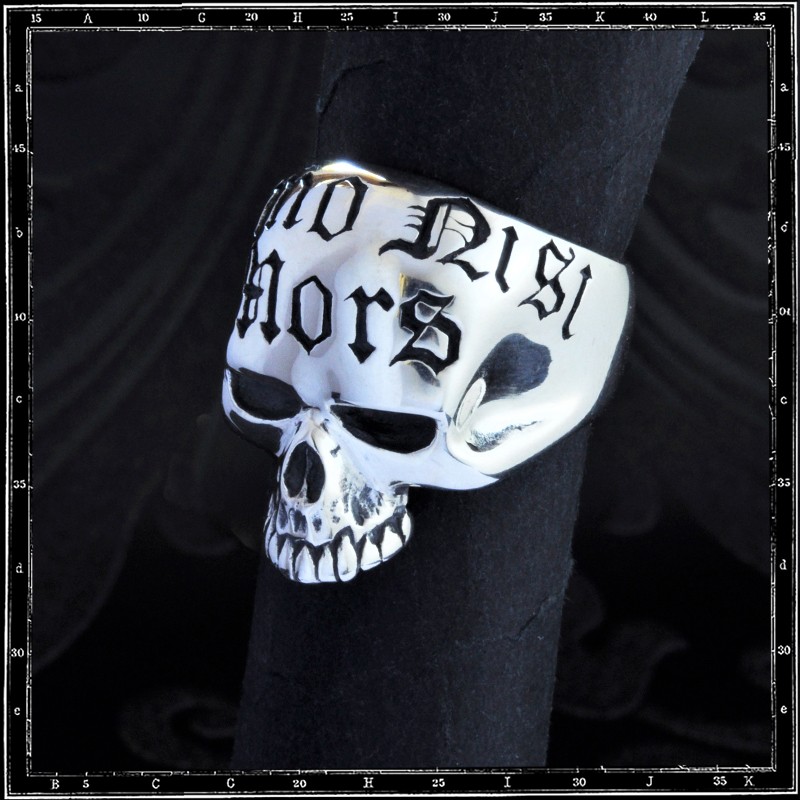 NEMO NISI MORS SKULL RING