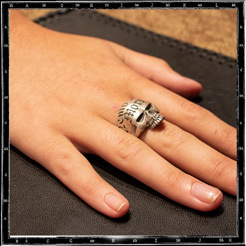 NEMO NISI MORS SKULL RING