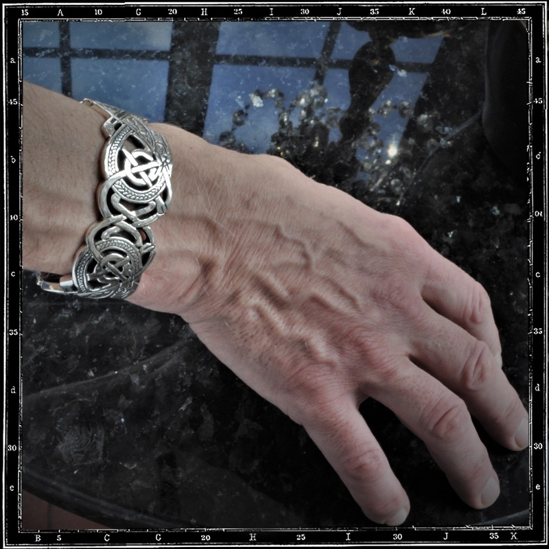 LARGE CELTIC DOGS BRACELET