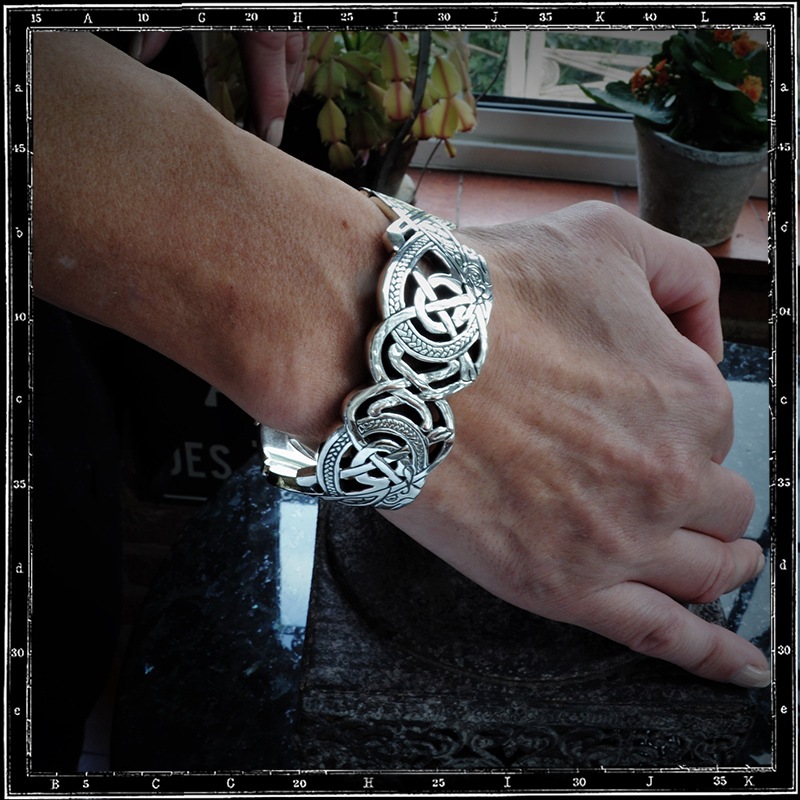 LARGE CELTIC DOGS BRACELET