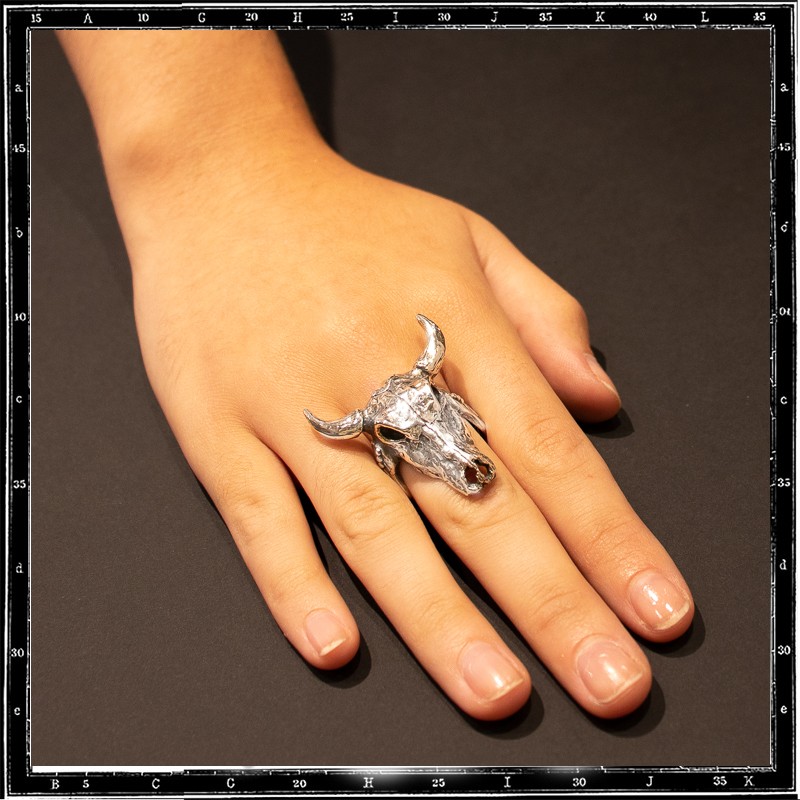 COW SKULL RING - LARGE