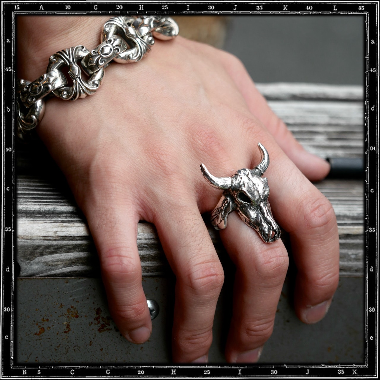 COW SKULL RING - LARGE