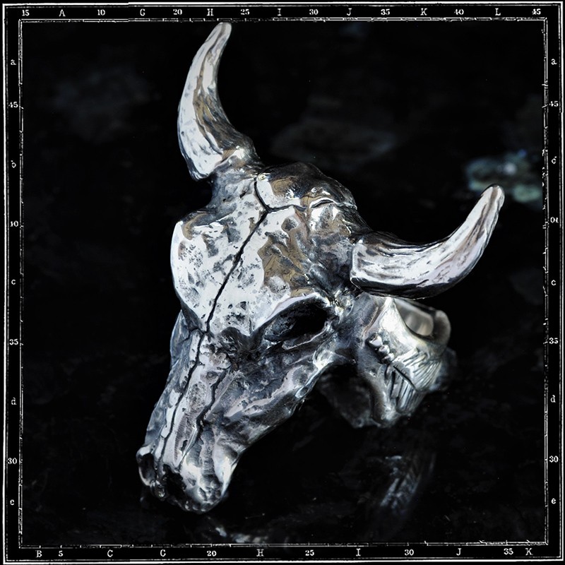 COW SKULL RING - LARGE