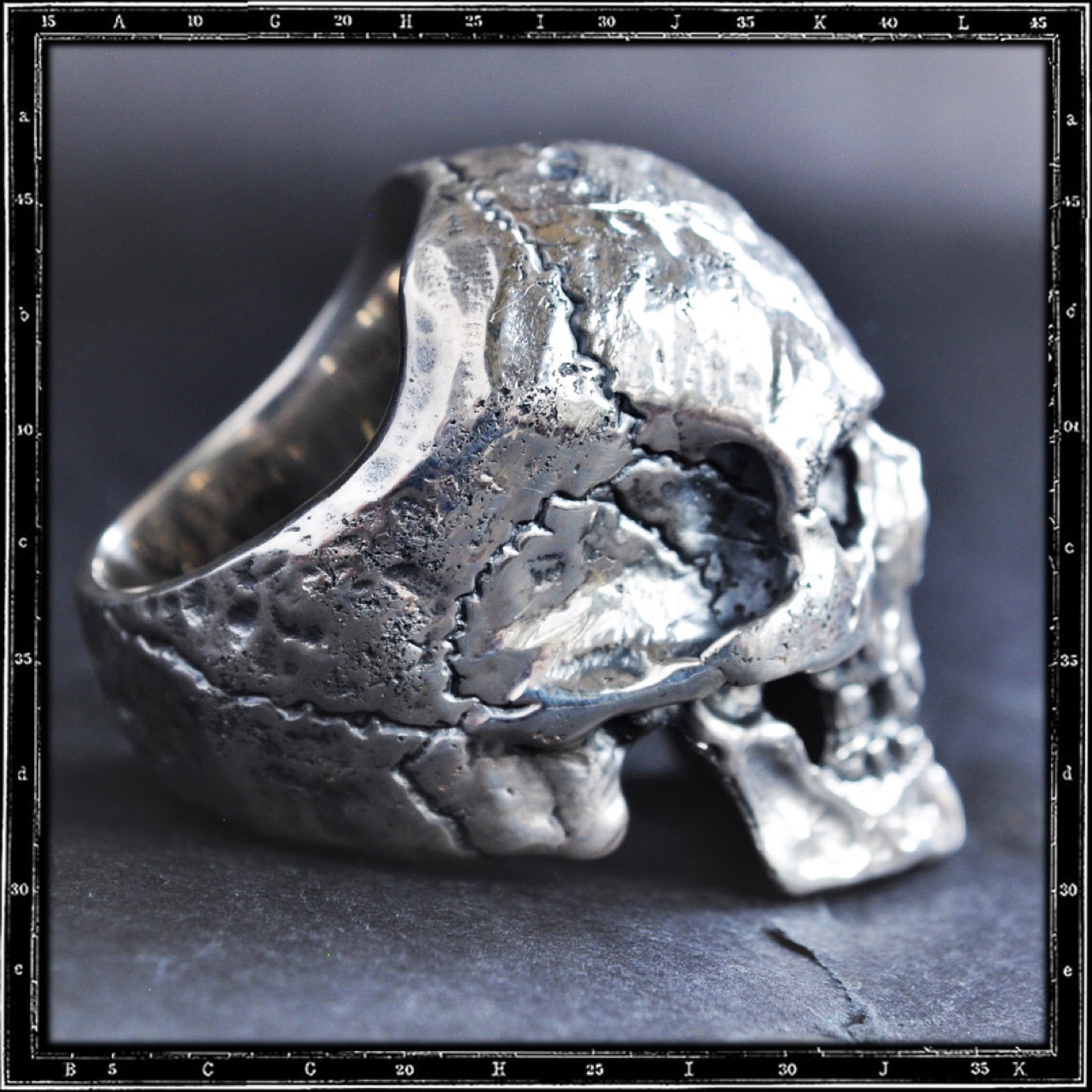 LOST SKULL RING