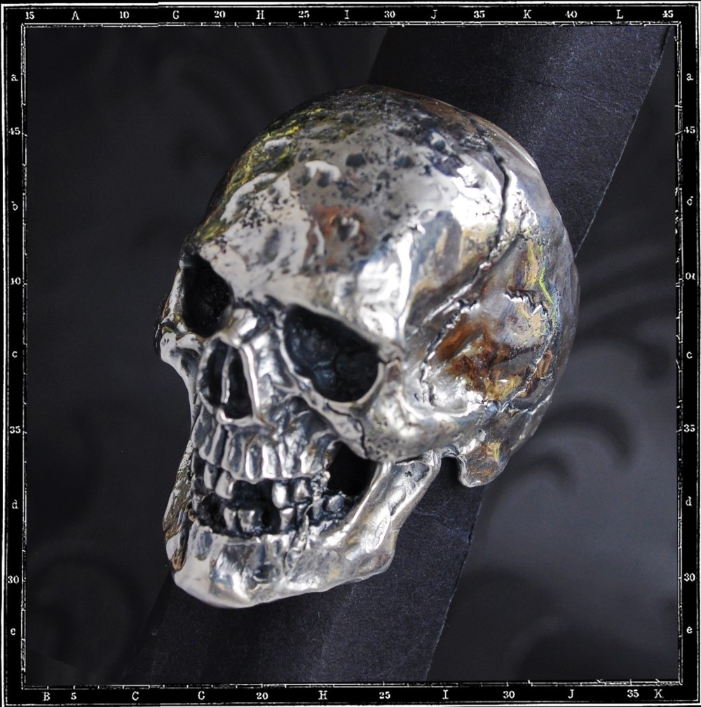 LOST SKULL RING