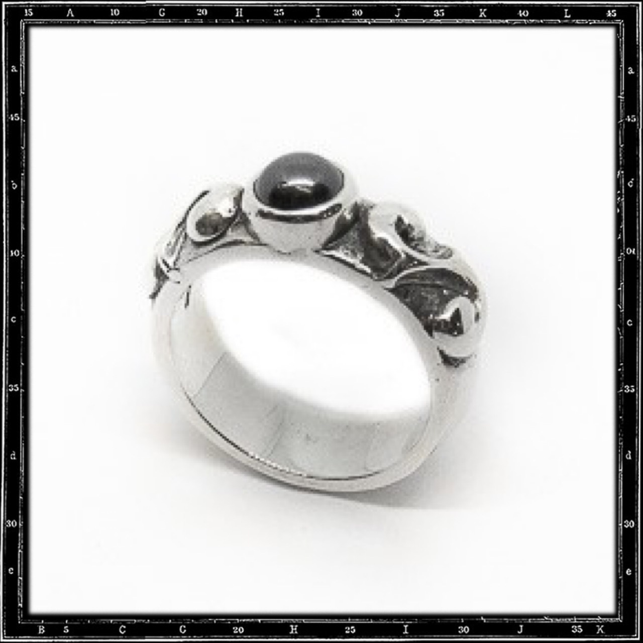 TWO SCROLLS STONE RING