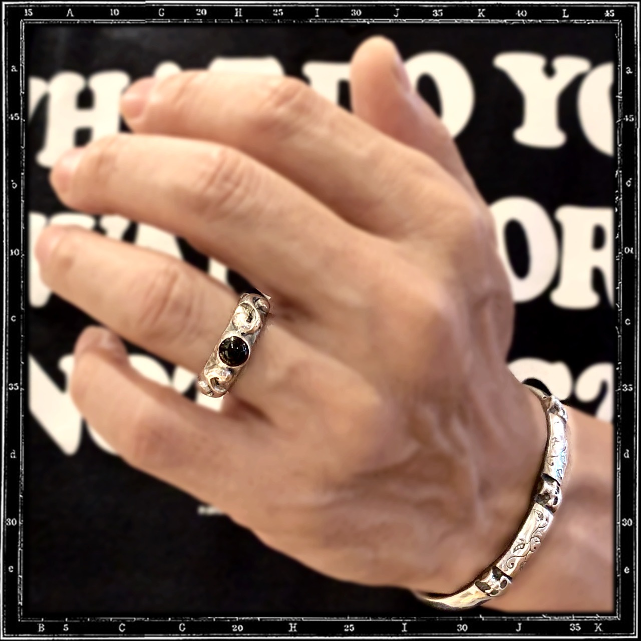 TWO SCROLLS STONE RING