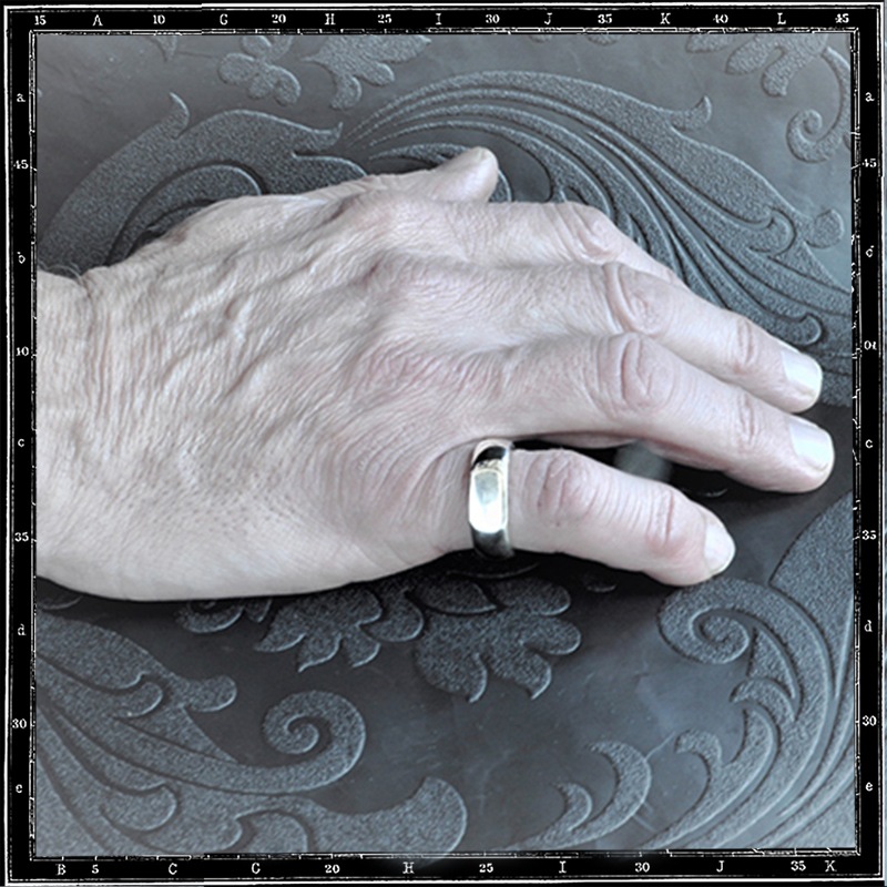 FLAT SIDED PLAIN BAND RING - SMALL #185 / JP19 ONLY