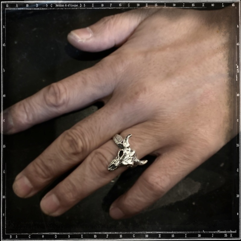 COW SKULL RING - SMALL
