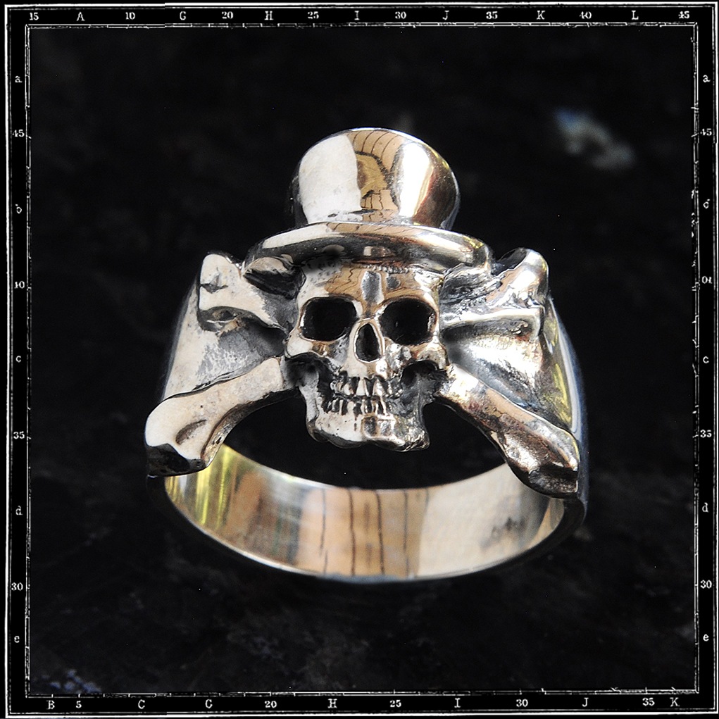 TOP HAT SKULL & CROSSBONES RING