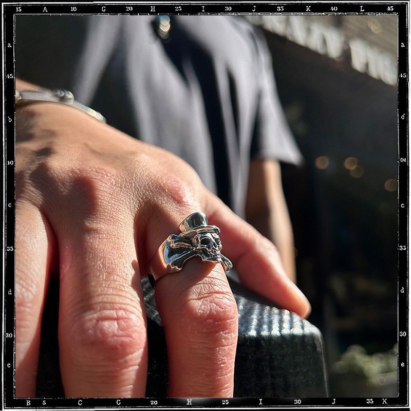 TOP HAT SKULL & CROSSBONES RING | クレイジーピッグ公式オンライン