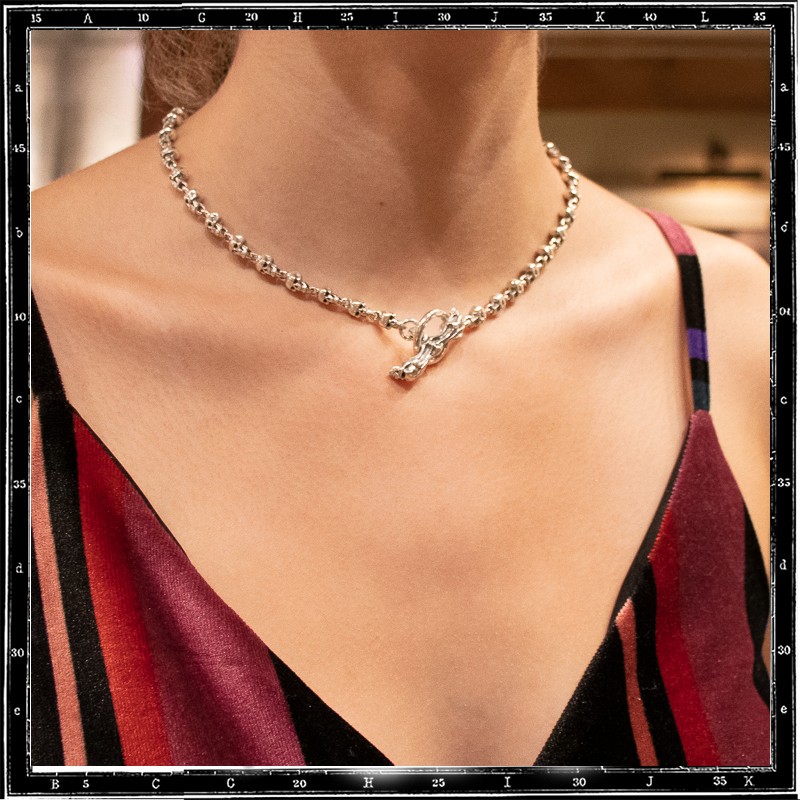 ROSARY SKULL NECKLACE WITH SKULLS T-BAR