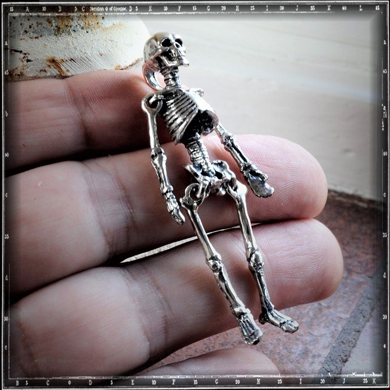 STAN SKELETON PENDANT