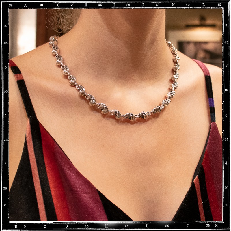 MEDIUM SKULL LINK NECKLACE WITH SKULLS T-BAR