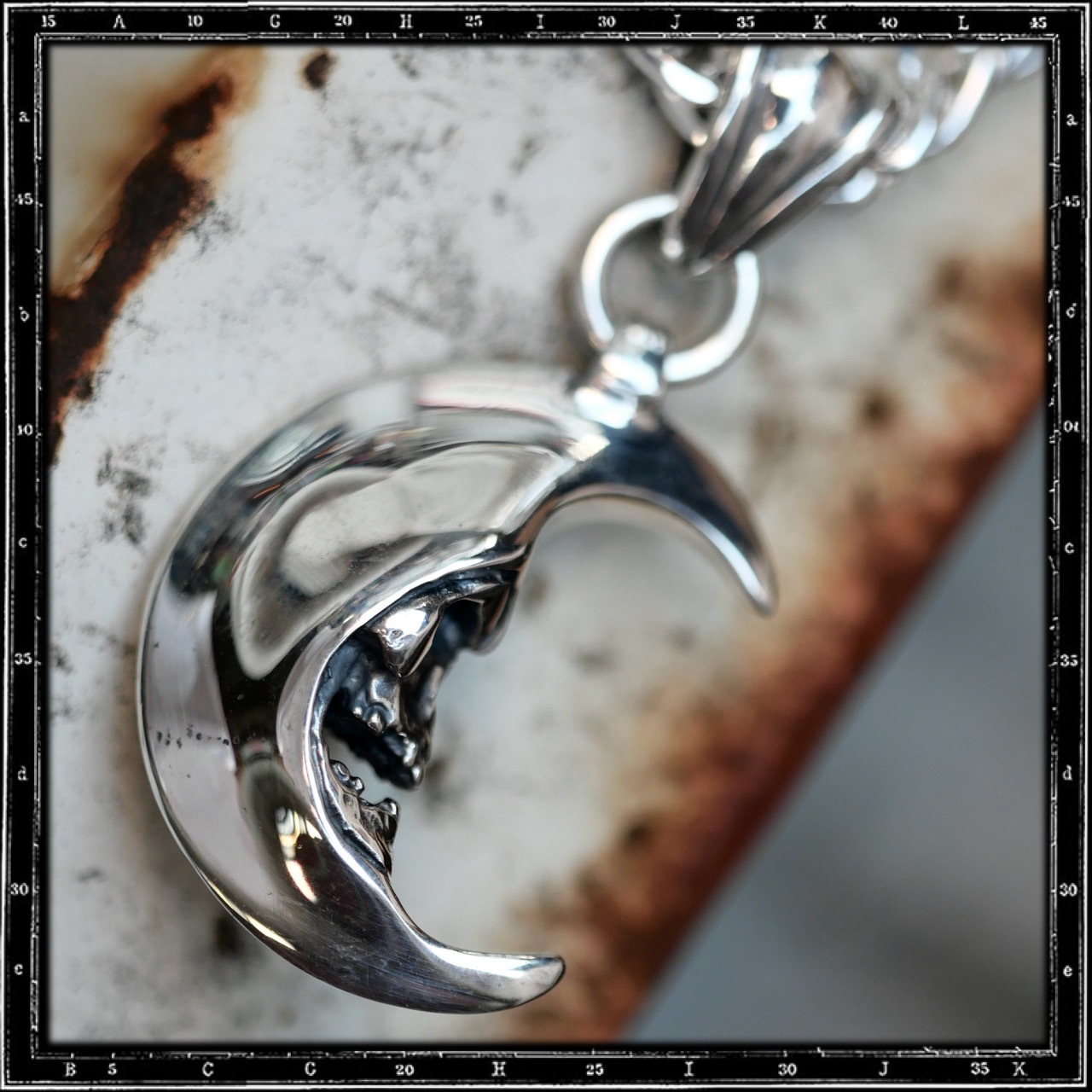 SKULL IN THE MOON PENDANT | クレイジーピッグ公式オンラインストア