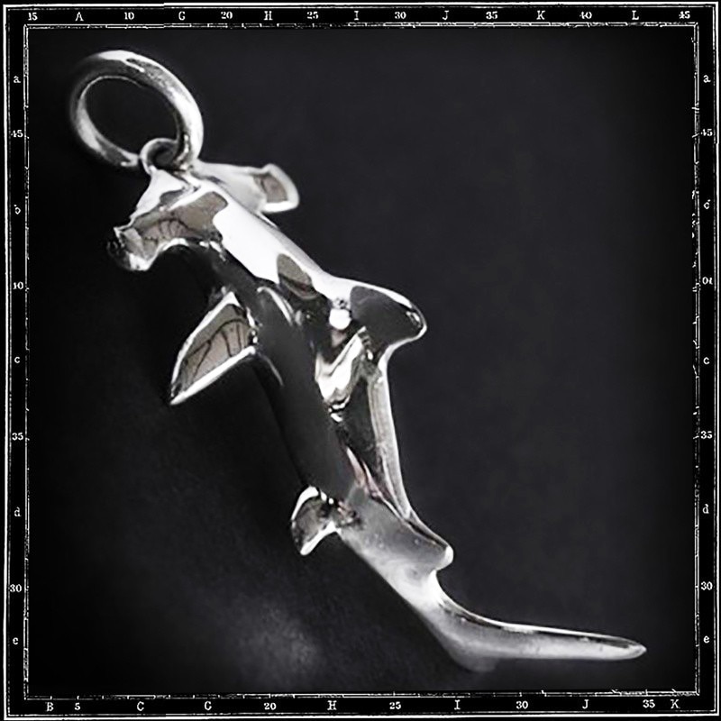 HAMMERHEAD SHARK PENDANT - LARGE