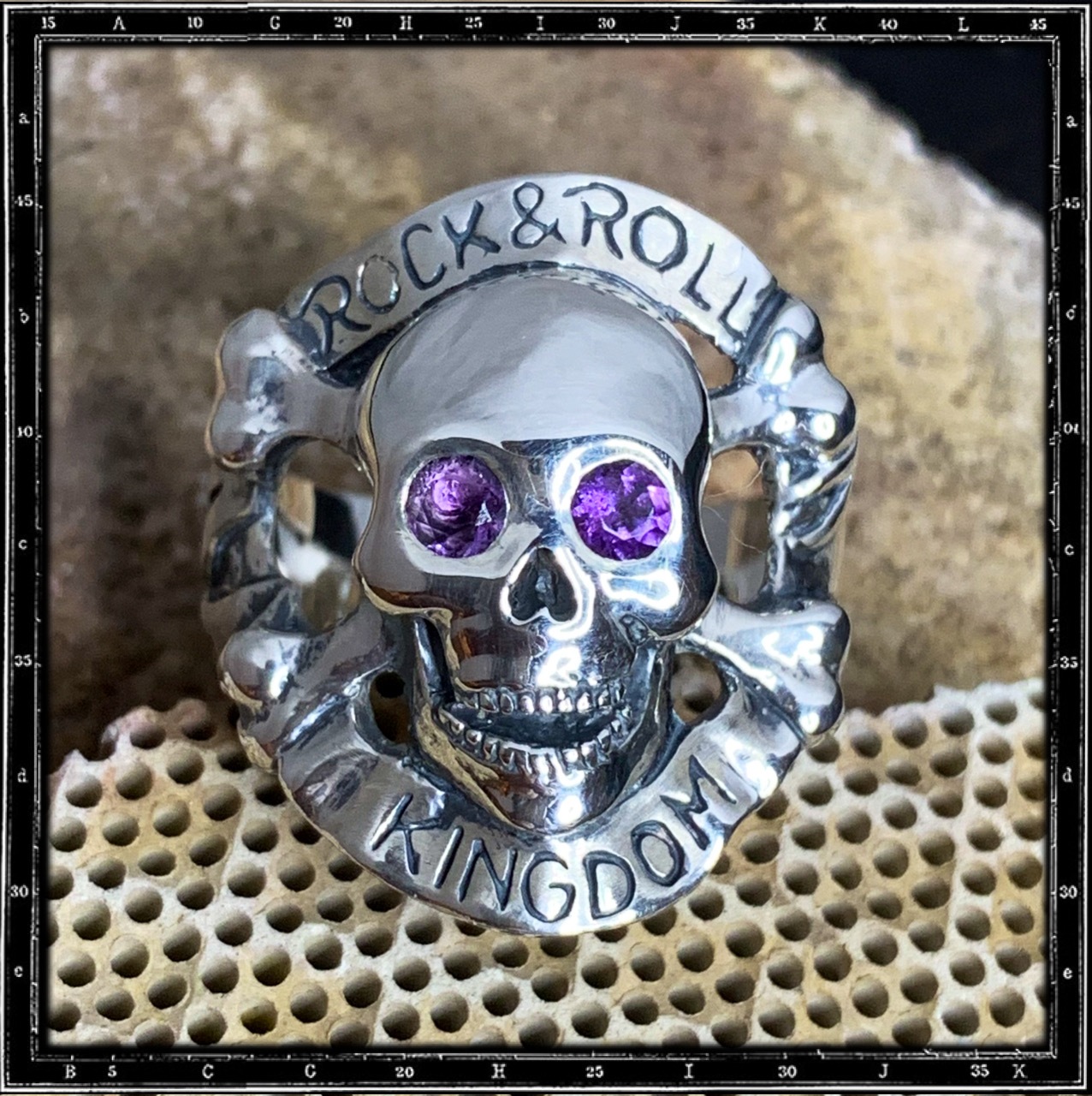 MAD3 ROCK ‘N’ ROLL KINGDOM RING