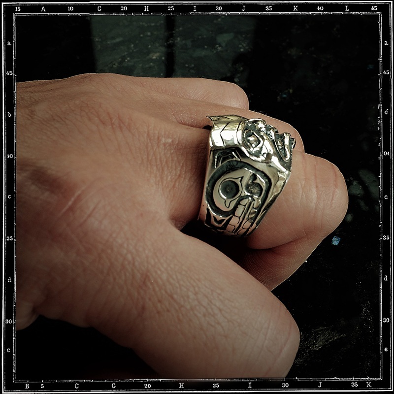 TOTEM FACE RING - HUMAN