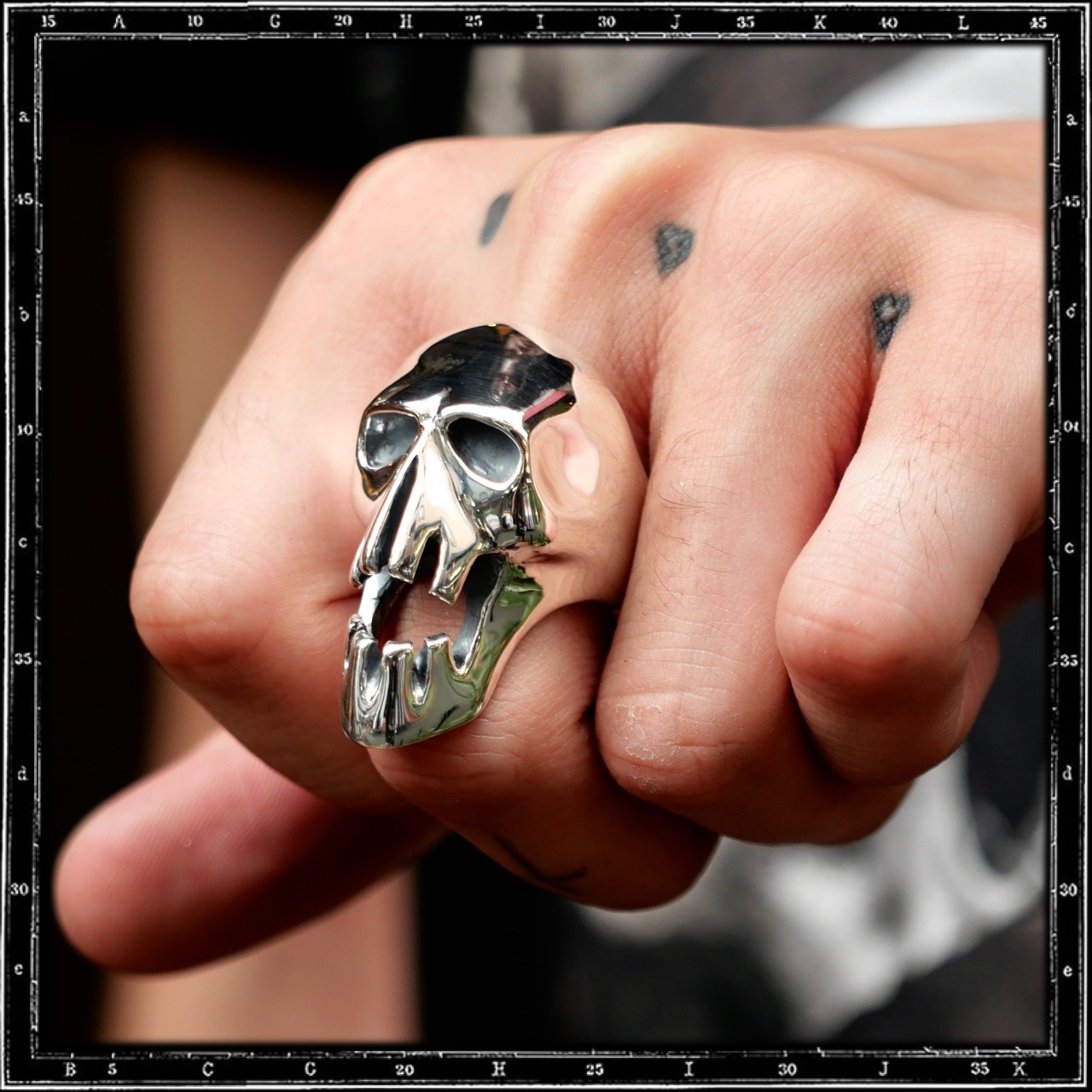 MAX SKULL RING