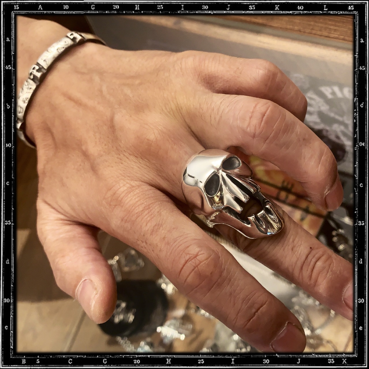 MAX SKULL RING