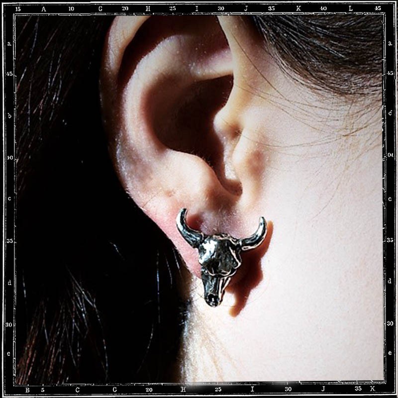COW SKULL STUD EARRING