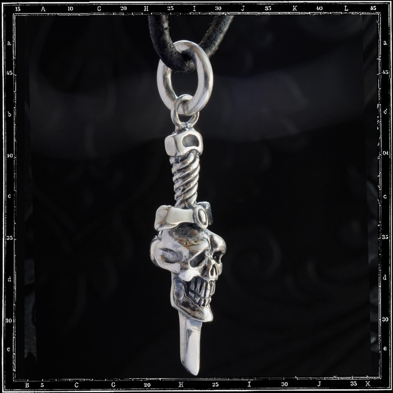 SKULL & DAGGER AMULET PENDANT