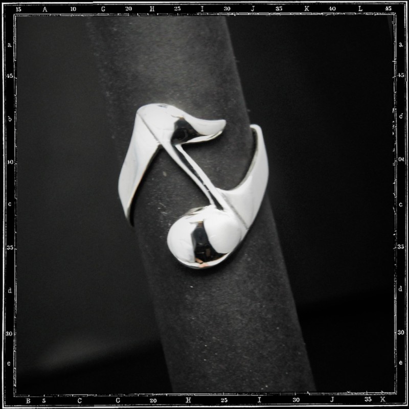 MUSIC NOTE RING