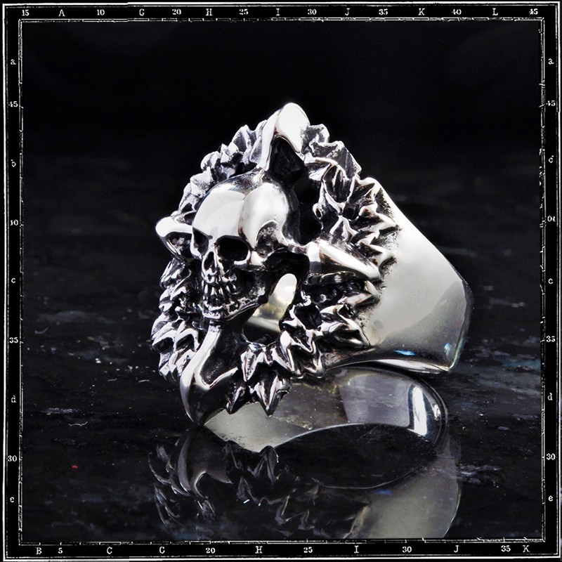SKULL WREATH RING
