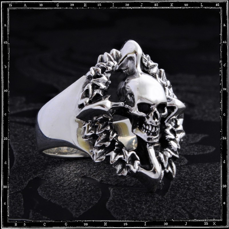 SKULL WREATH RING