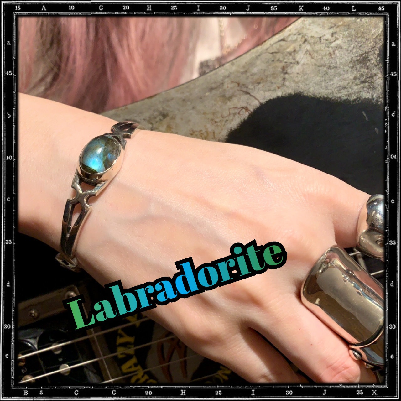 CUTAWAY STONE BRACELET