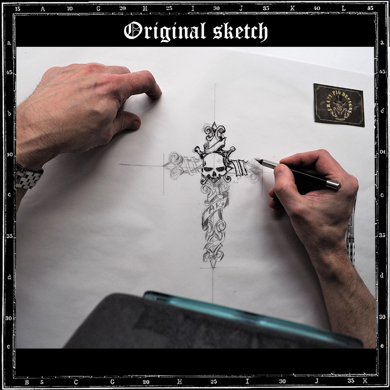 VERSAILLES CROSS PENDANT