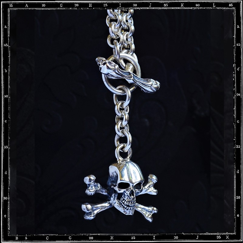 SKULL & CROSSBONES NECKLACE - T-BAR