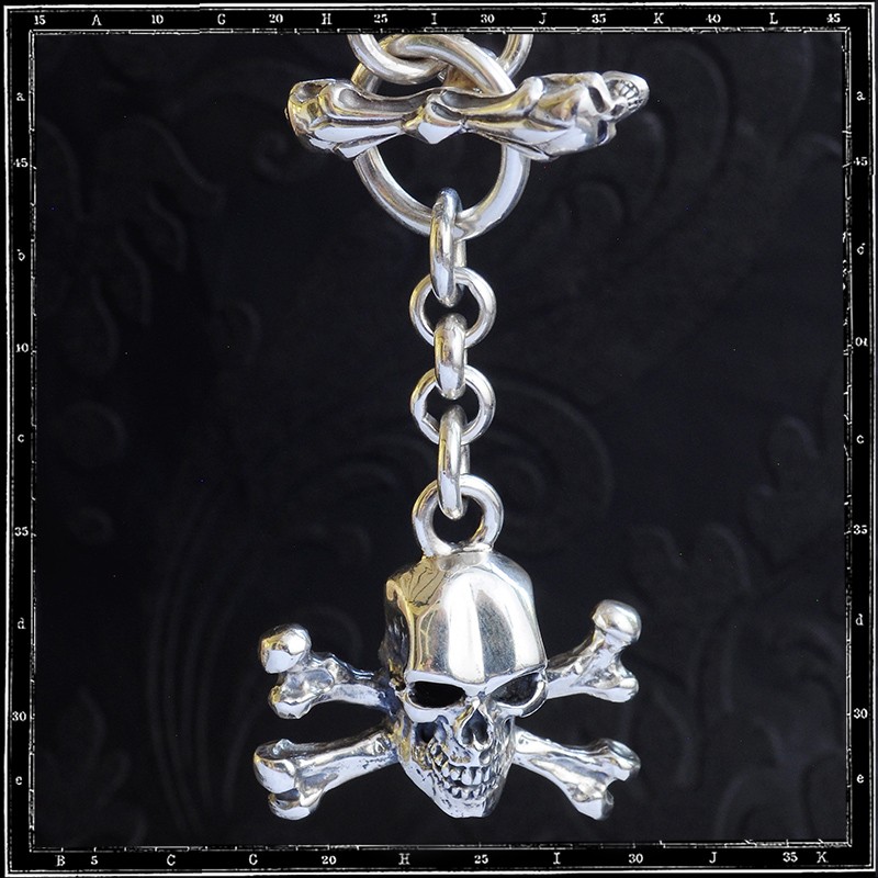 SKULL & CROSSBONES NECKLACE - T-BAR