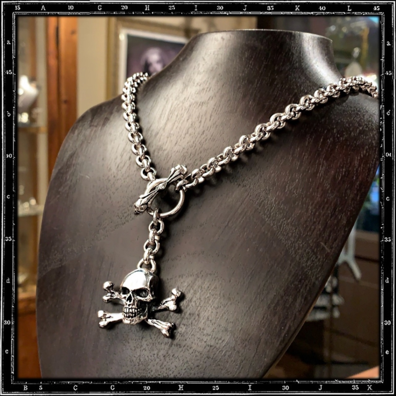 SKULL & CROSSBONES NECKLACE - T-BAR