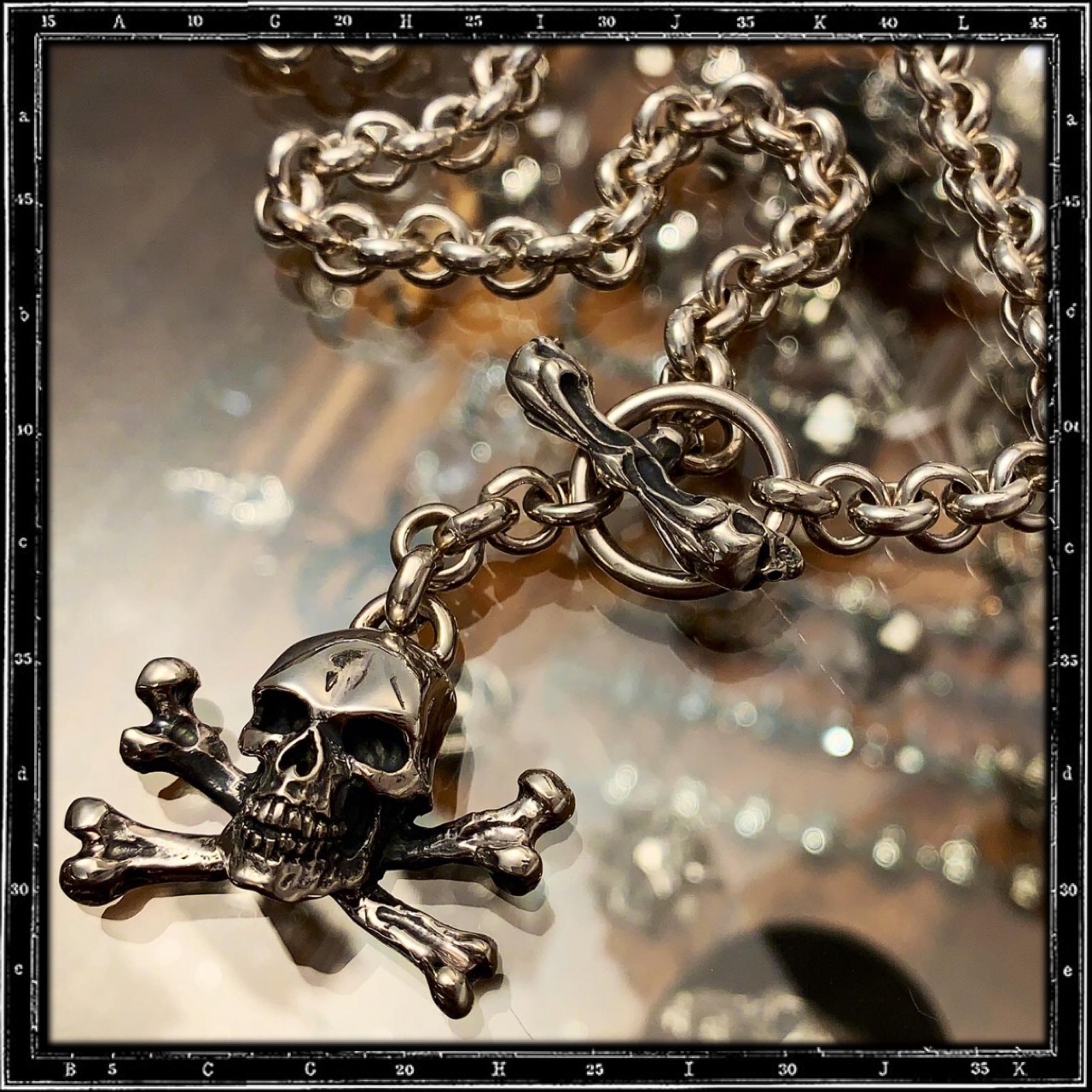 SKULL & CROSSBONES NECKLACE - T-BAR