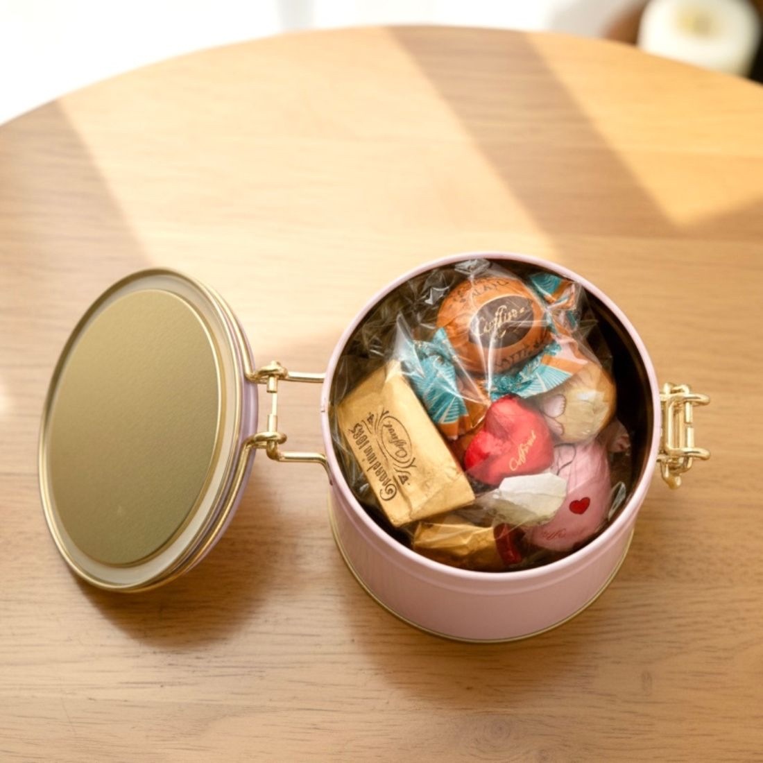 ねこのティータイム キャニスター缶｜カファレル公式-チョコレートのお